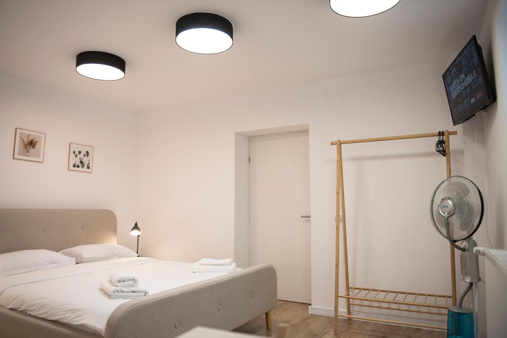 Lazynest Residence Bucharest Room photo